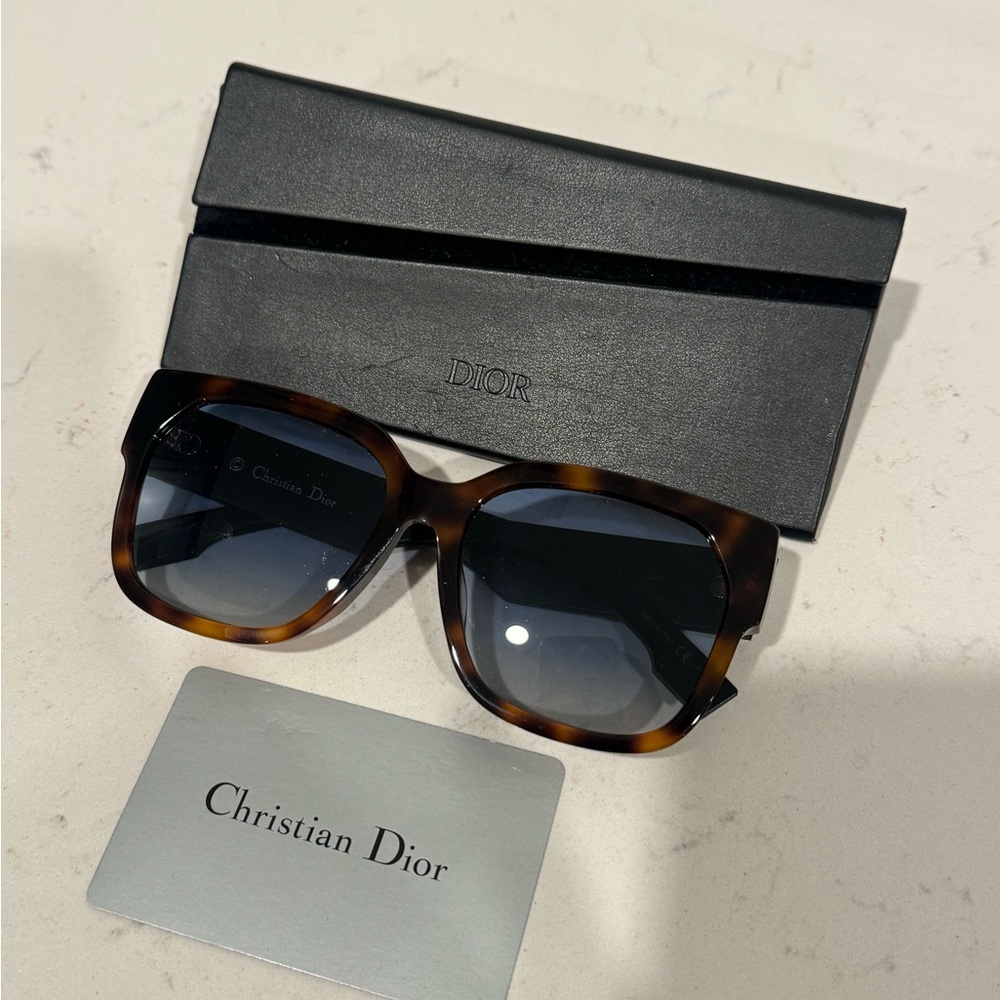 Dior Tortoise Shell Sunglasses - image 7